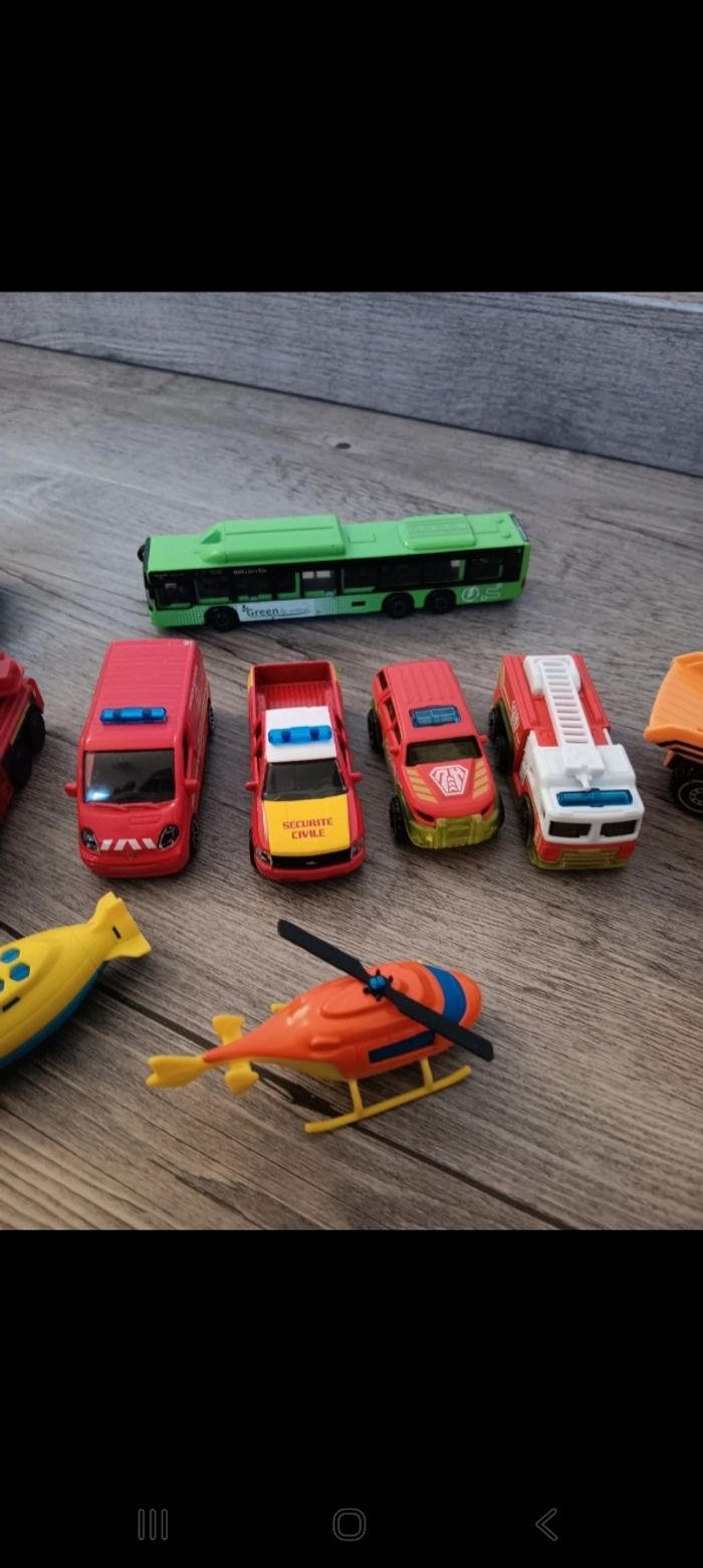 Lot petits véhicules - photo numéro 2