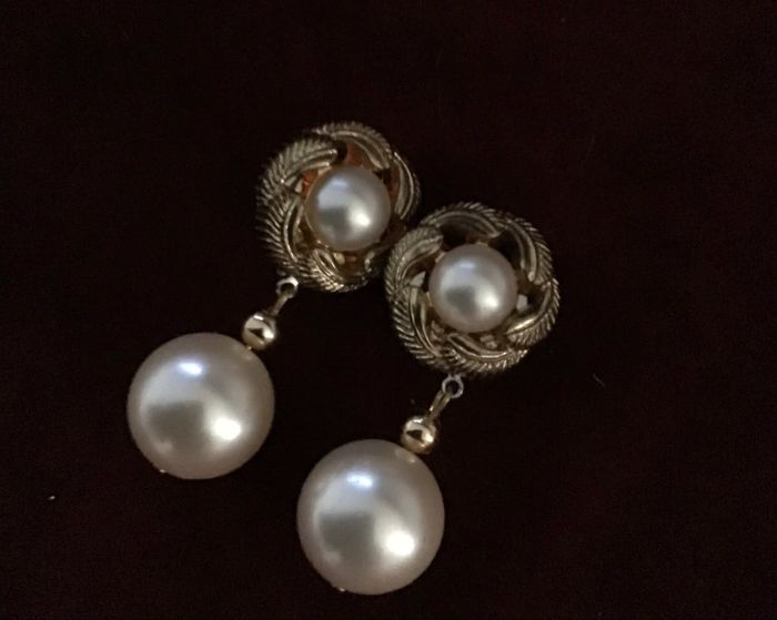 Très beaux clips vintage. Années 80