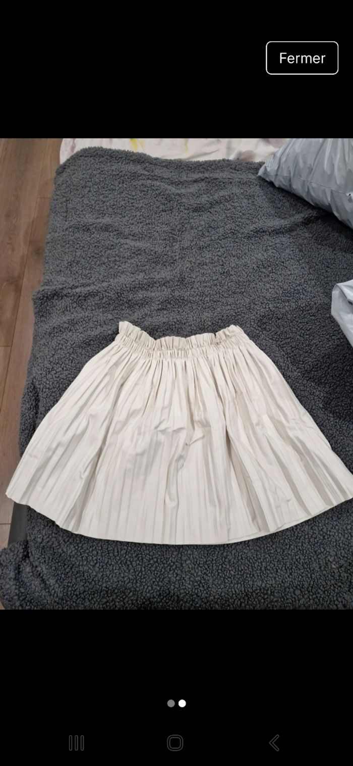 Jupe plissée blanche en simili cuir - photo numéro 2