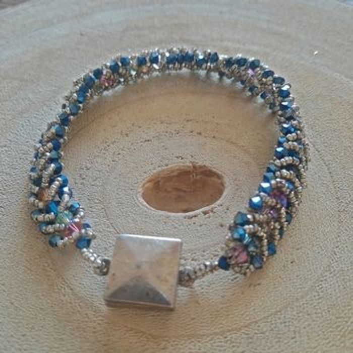 Bracelet perles bleu et argent motif chevrons - photo numéro 3