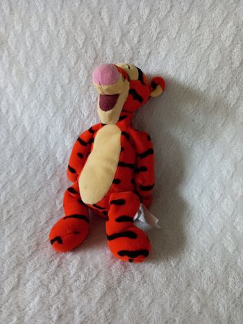 Peluche doudou Tigrou Disney fleur