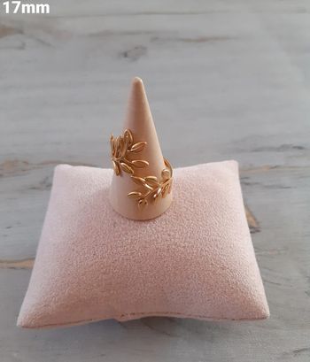 Bague dorée feuilles