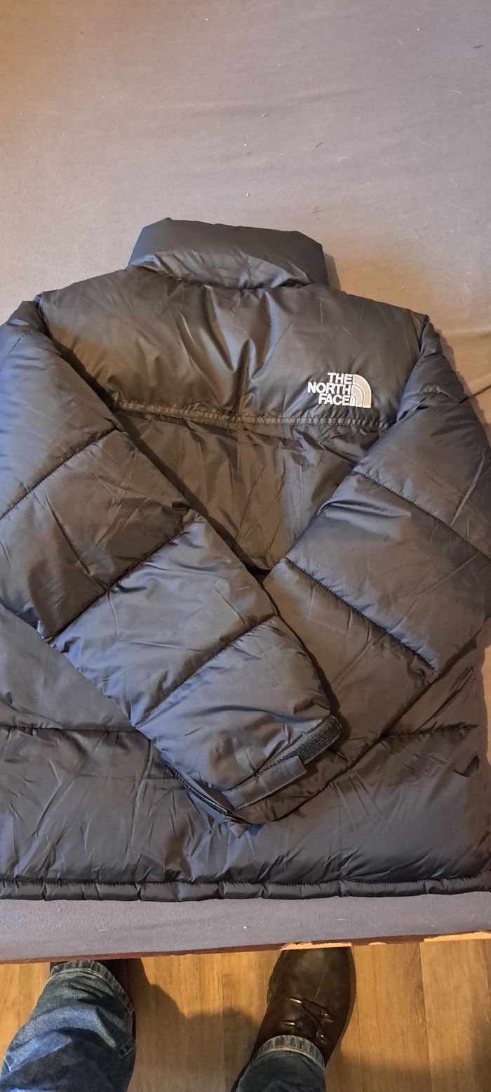 Doudoune noir The North Face 700 . T: L - photo numéro 2