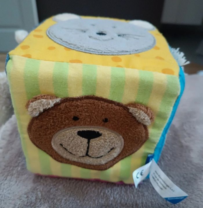 Cube naissance éveil bébé