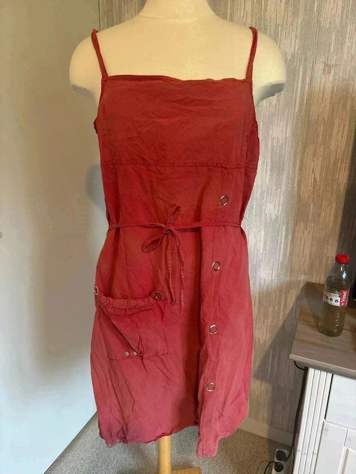 Robe courte taille 46 •