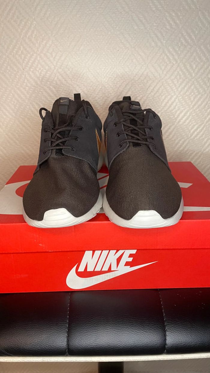 Nike Roshe One Suede pointure 46 - photo numéro 5