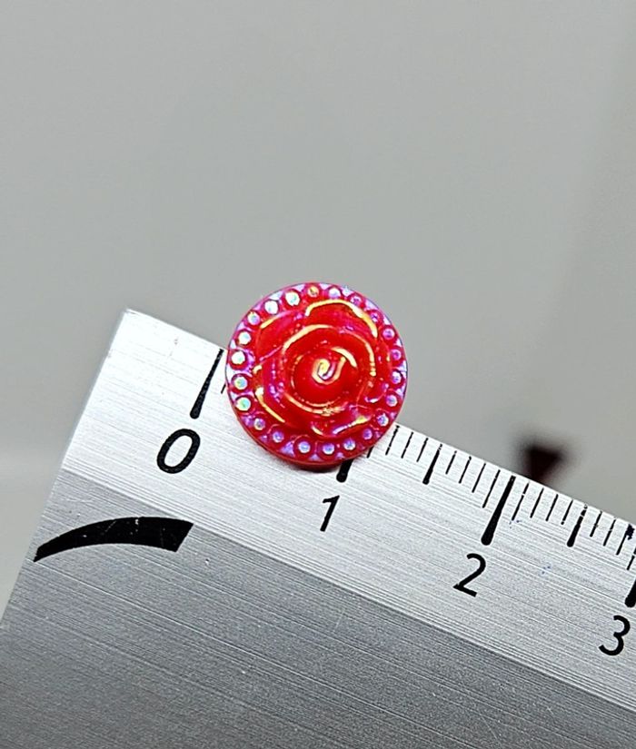 Paire de boucles d'oreilles. Neuve. Rouge - photo numéro 4