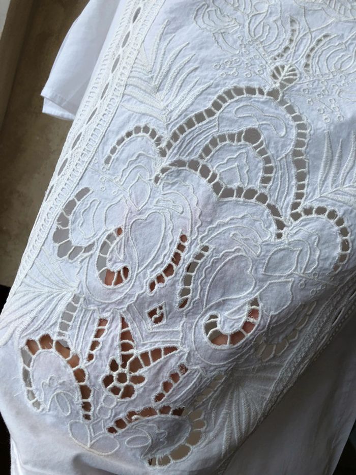 Top blanc brodé épaules dénudées Zara M - photo numéro 4