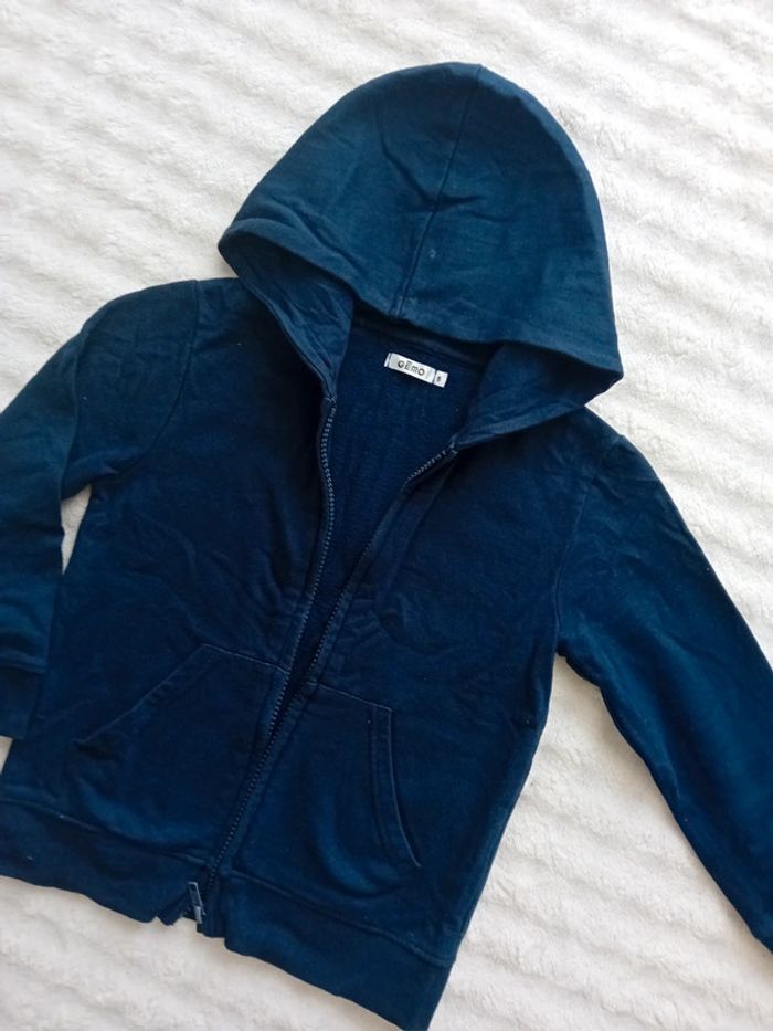 Gilet en molleton garçon 5ans 💙🖤 - photo numéro 2