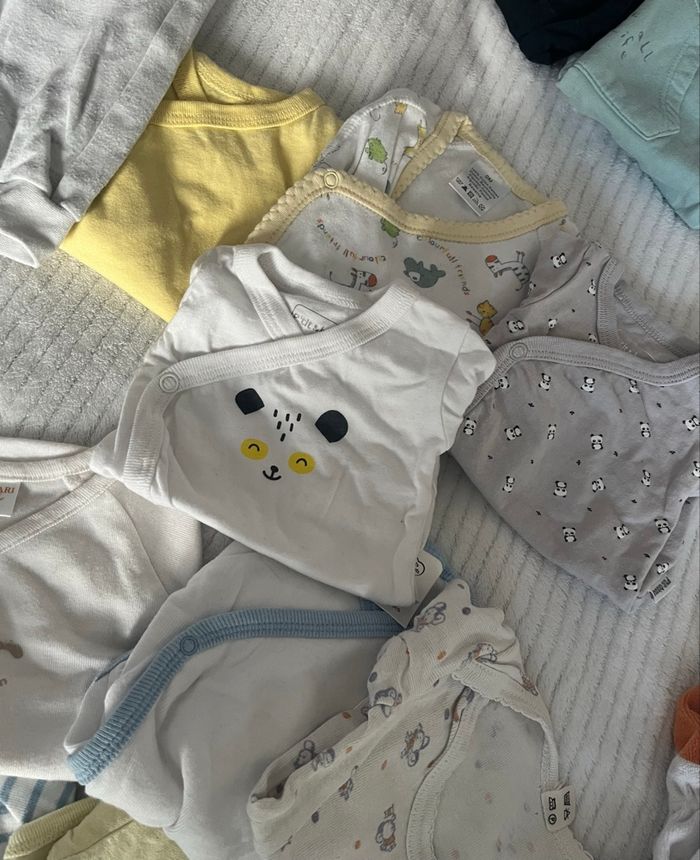 Lot vêtement 1 mois et naissance - photo numéro 8