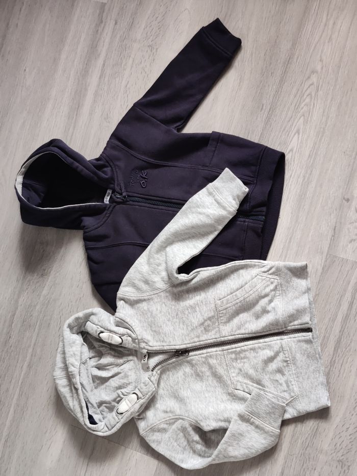 Lot de sweat C&A et Gémo Taille 24 mois