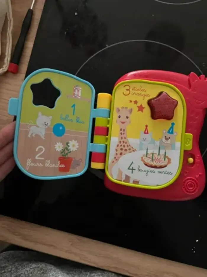 Livre électronique musical Sophie la girafe tbe - photo numéro 2