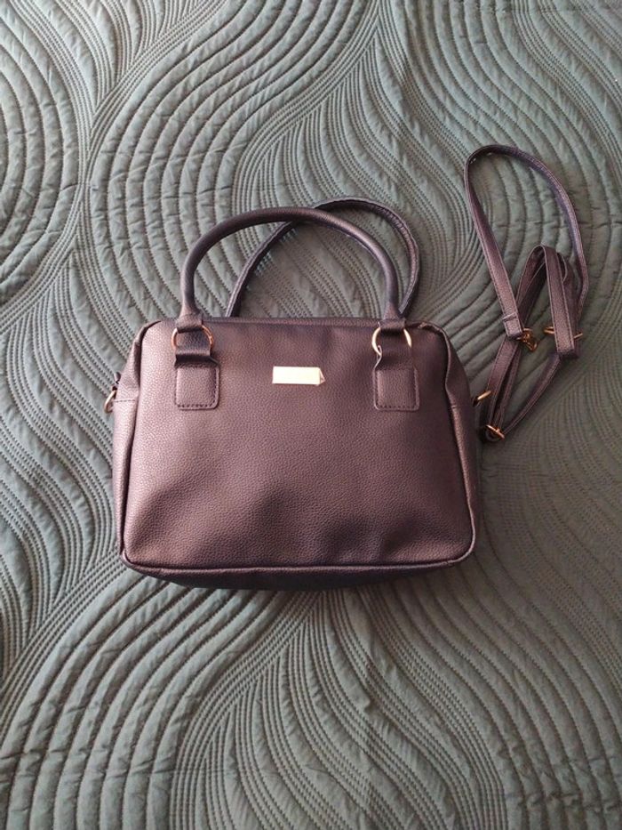 Sac à main bleu foncé