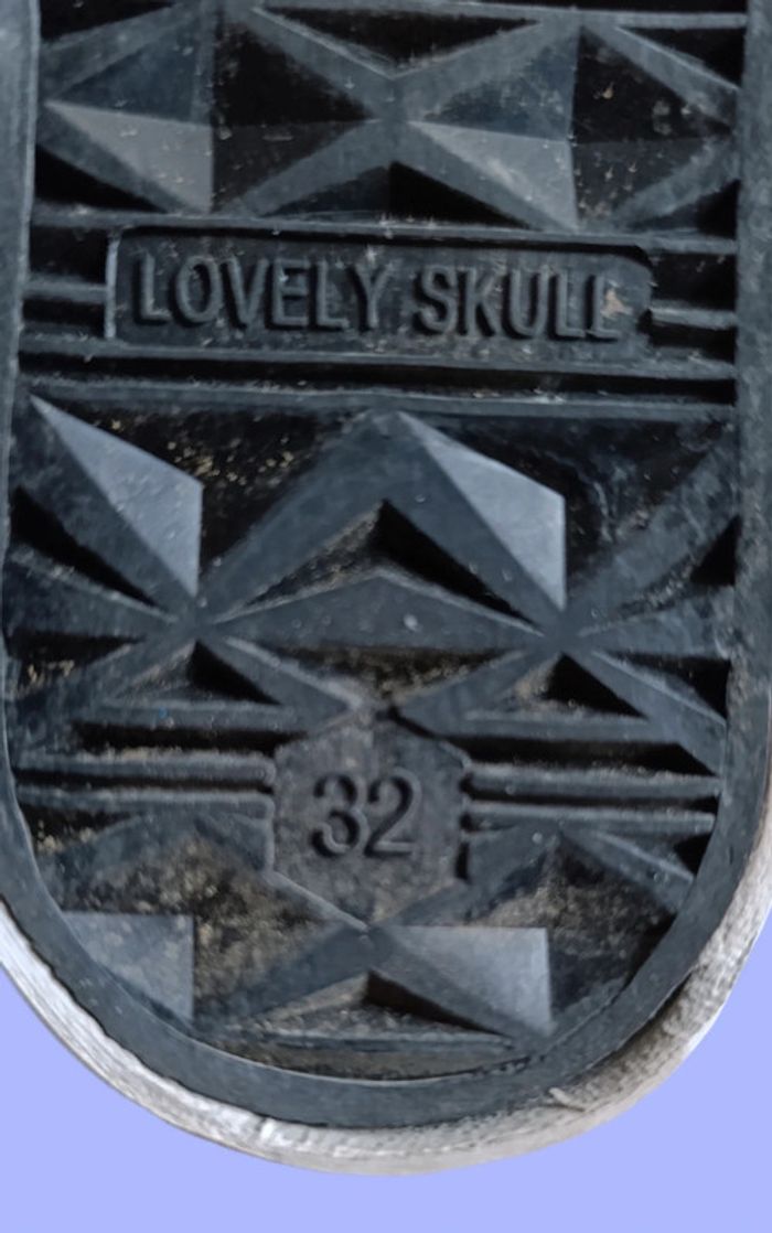 Baskets Toile. Pointure 31/32. Lovely Skull. - photo numéro 9