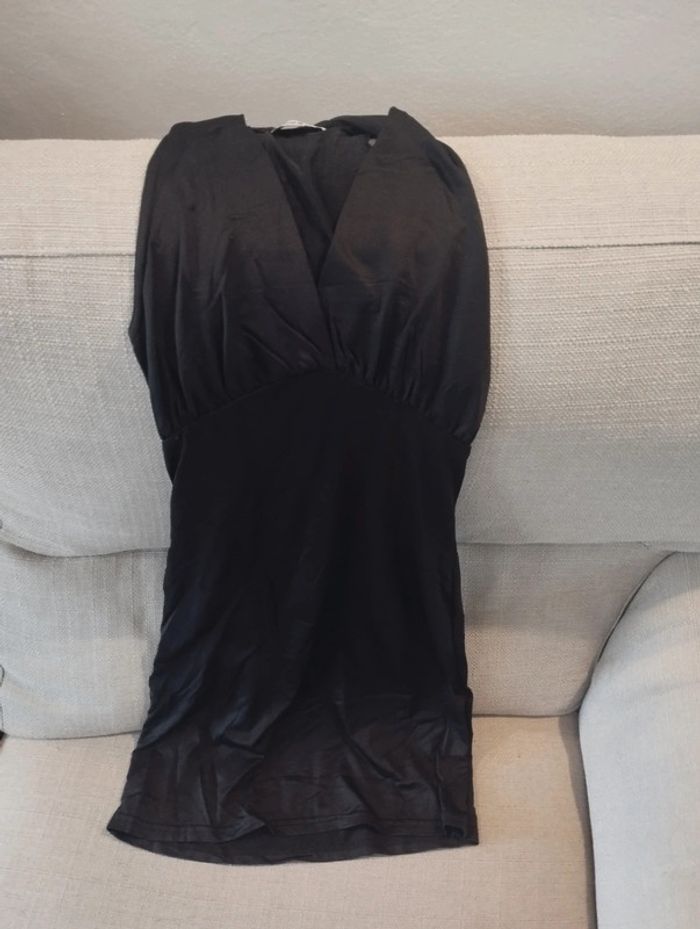 Robe noir lycra moulante - photo numéro 2