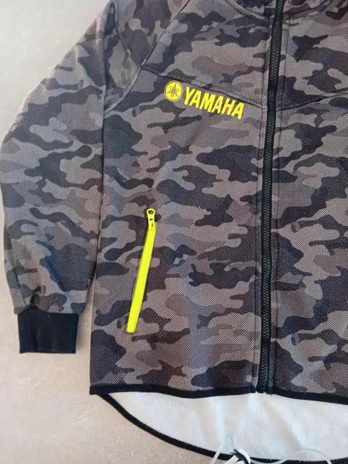 Veste de jogging de chez Yamaha en taille 16 ans - photo numéro 3