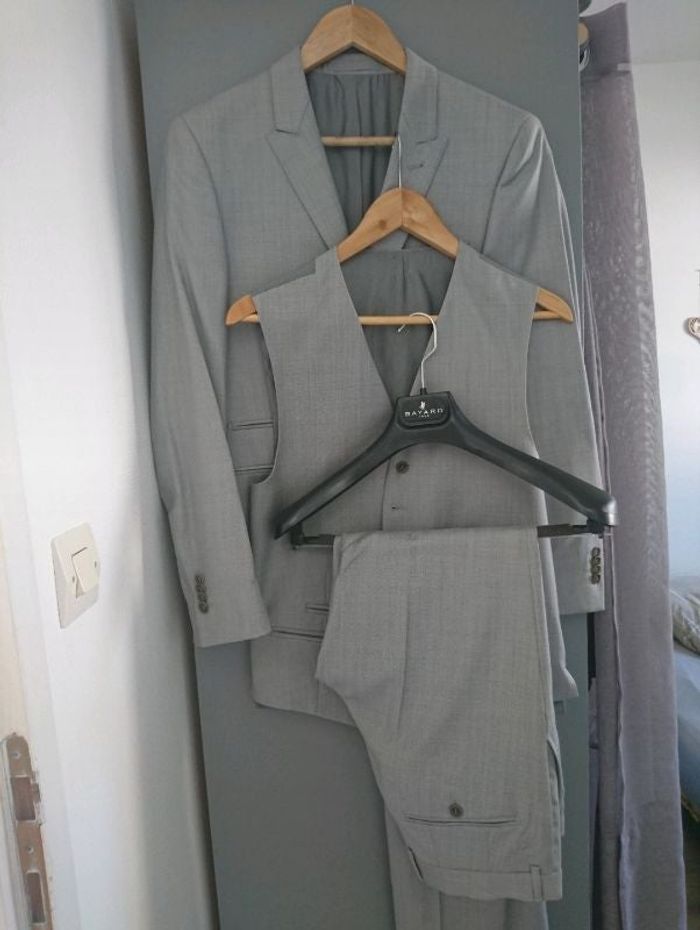 Costume