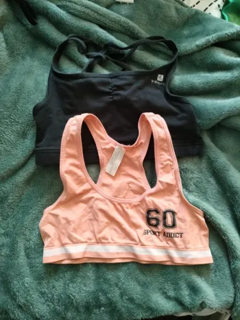 Lot 2 brassières 14 ans xs