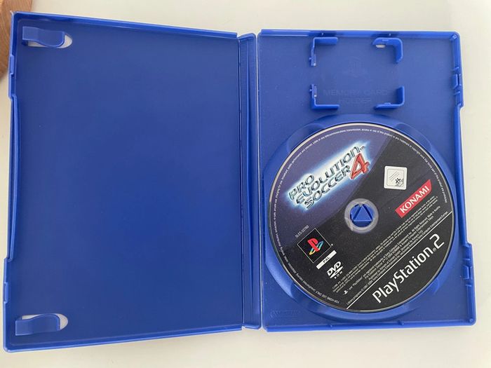 Jeu PlayStation 2 pro évolution soccer 4 - photo numéro 2