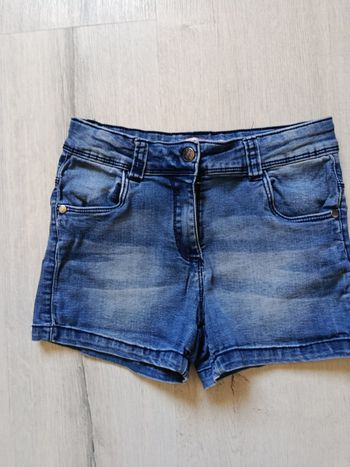 Short marque Gémo taille 10 ans