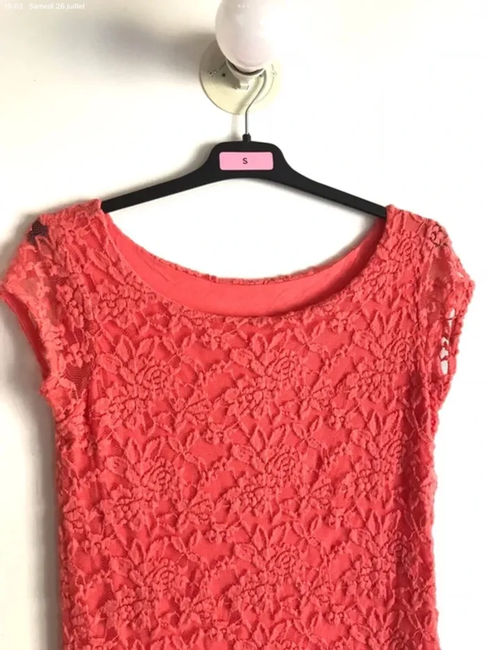 Robe en viscose corail et en dentelle taille 34/36 neuve jamais portée - photo numéro 6
