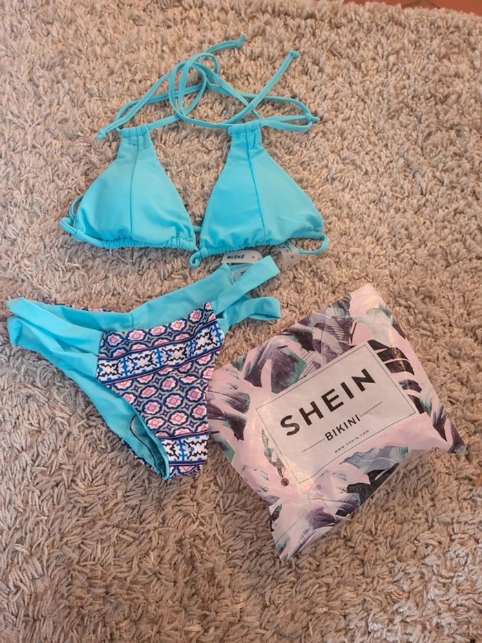Magnifique bikini bleu taille m neuf dans son emballage d'origine shein