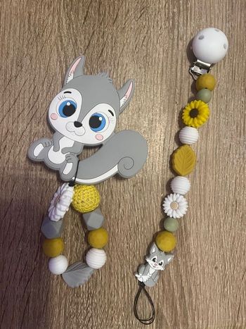 Ensemble attache tétine