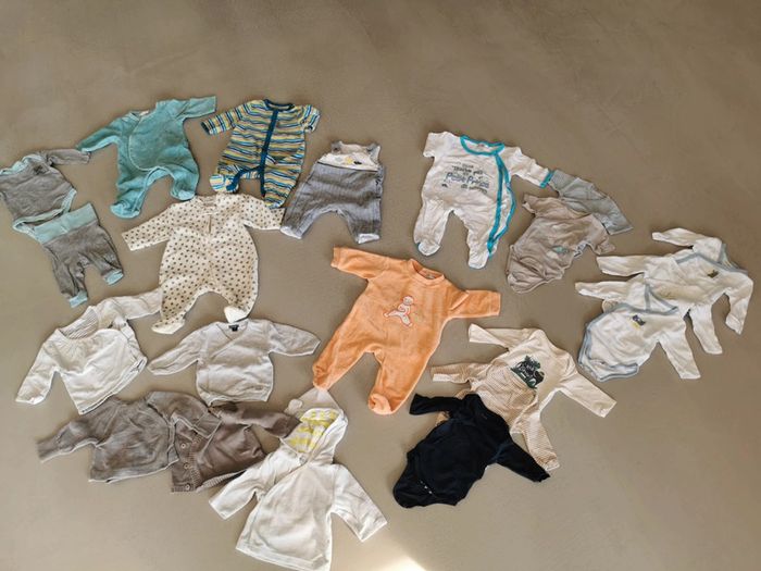 Lot vêtements 1 mois garçon hiver 20 pièces