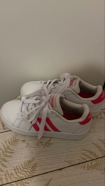 Baskets pour filles taille 32