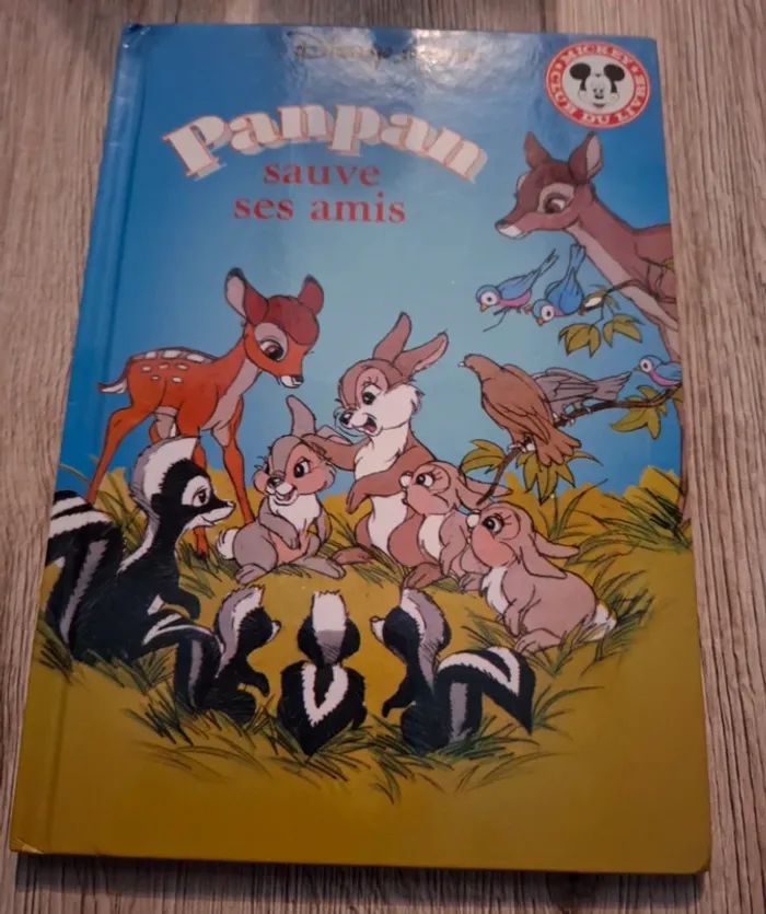 Livre pansant sauve ses amis