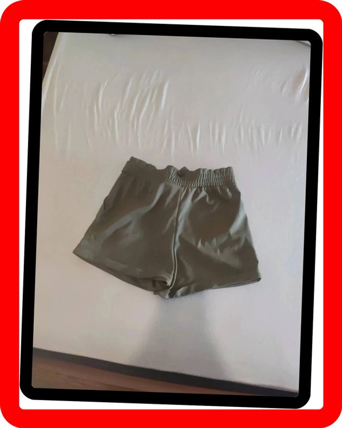 Short taille S - photo numéro 2