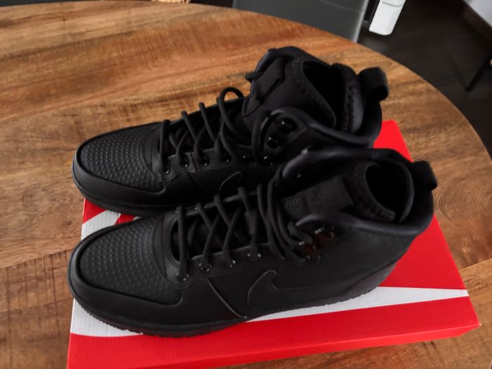 Baskets Nike P.40,5 Neuves unisex - photo numéro 4