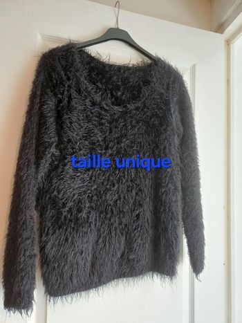 Pull noir