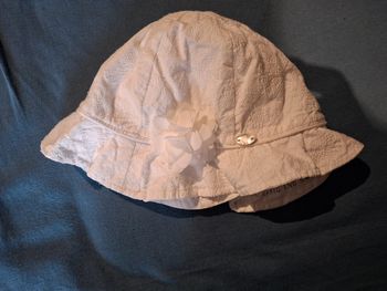 Jolie chapeau bébé fille