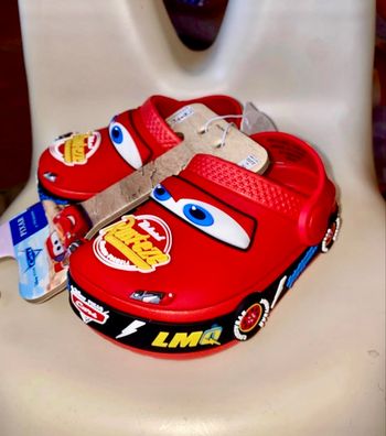 Sabot type crocs cars pixar taille 28