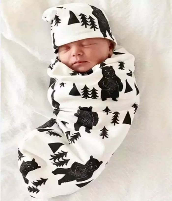 Lot de 2 couvertures / sacs de couchage + bonnet