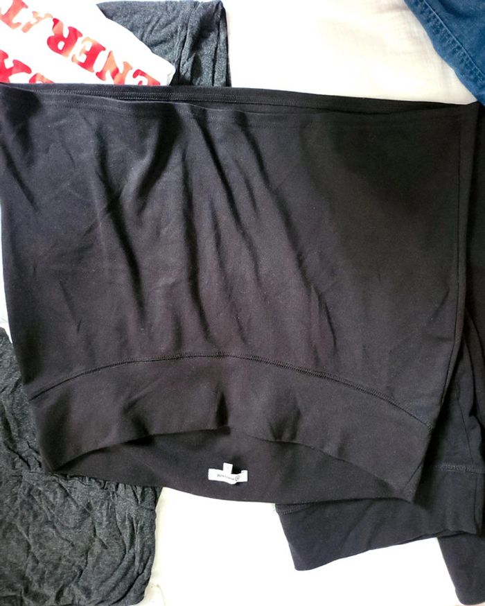 Lot vêtements grossesse taille 46/48  de 5 jupes et un teeshirt - photo numéro 6