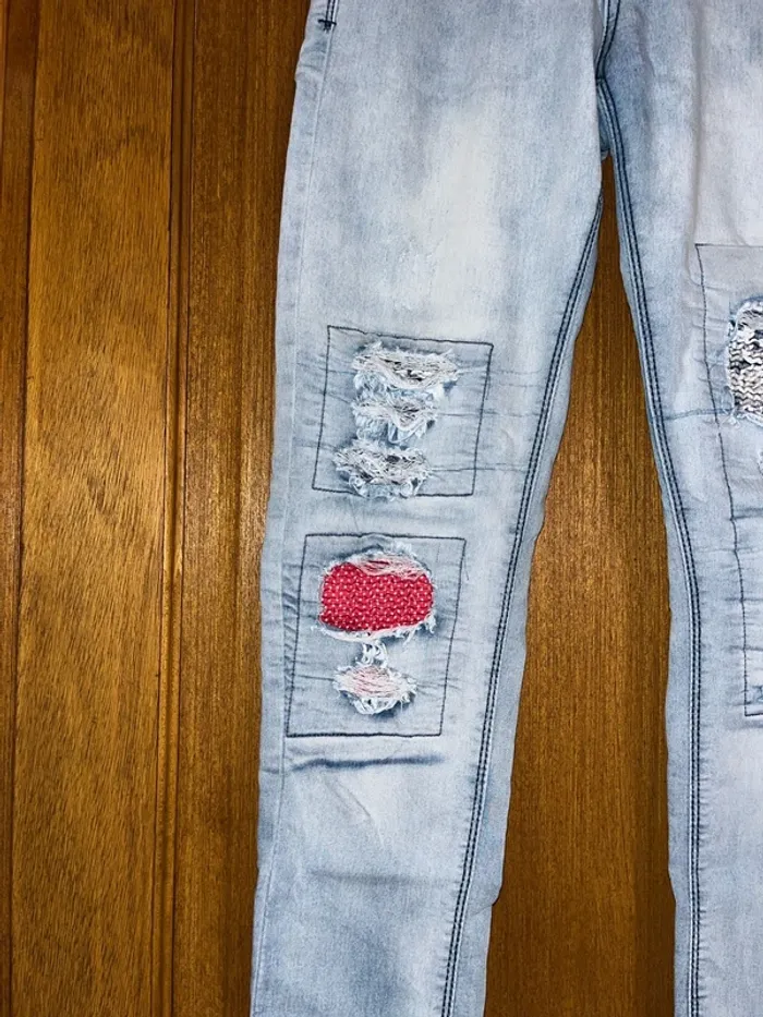 Jeans effet déchiré - photo numéro 3