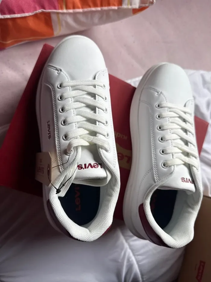 Jolie paire de baskets Levi’s neuves avec étiquette pointure 36 - photo numéro 7