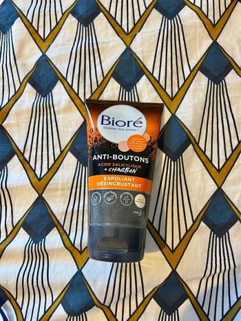 Bioré anti-boutons acide salicylique charbon exfoliant désincrustant