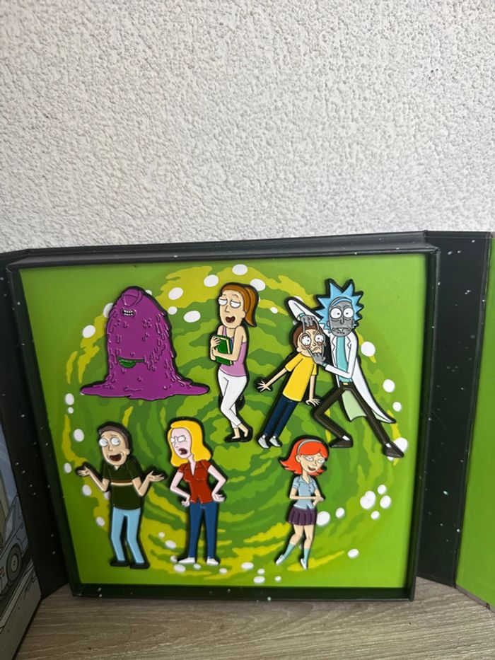 Set de 6 pins Rick et morty neuf - photo numéro 3