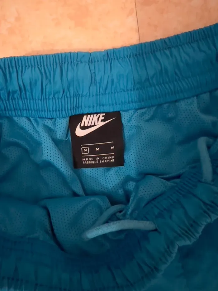 Maillot de bain pour homme taille M. Nike. - photo numéro 4