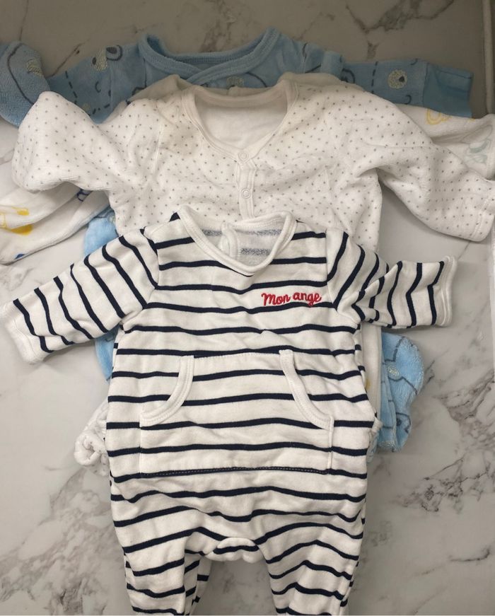 Lot de pyjamas 1 à 9 mois - photo numéro 3