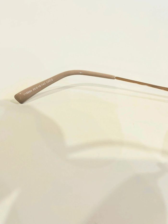 Lunette de soleil femme beige et dorée verres dégradés UV protection catégorie 2 - photo numéro 5