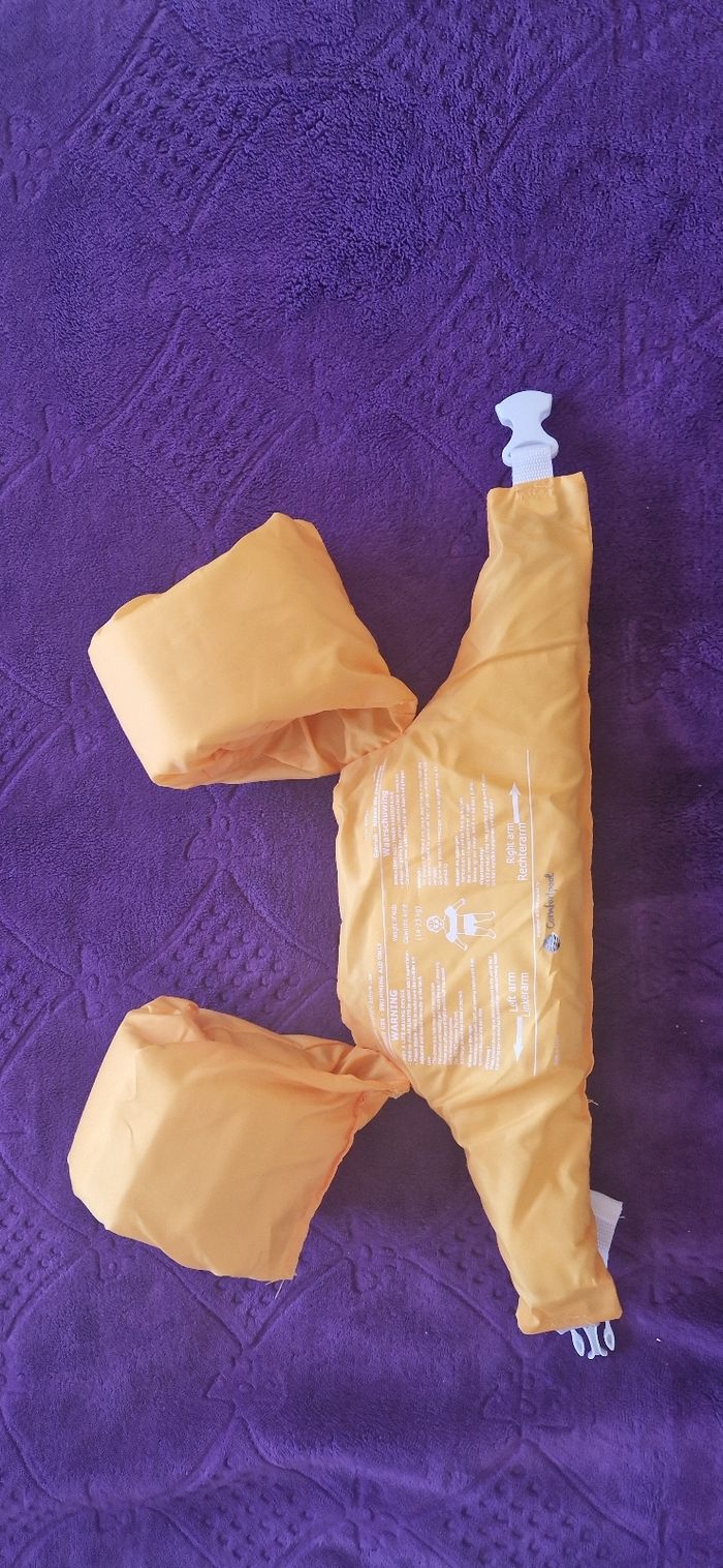 Brassards et gilet de natation combiné - photo numéro 5