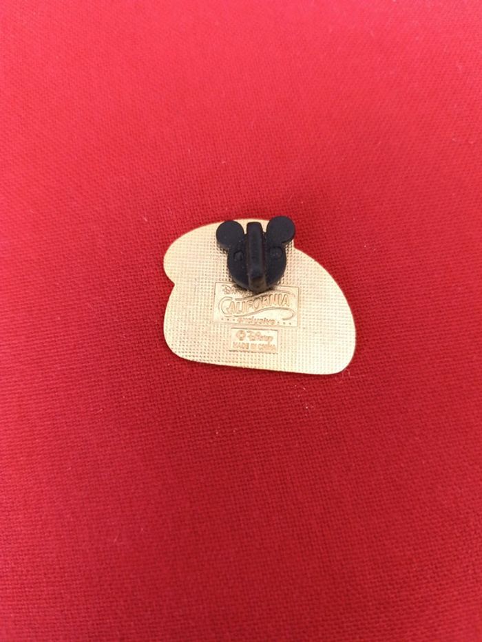 Pin's California exclusive Disney - photo numéro 2