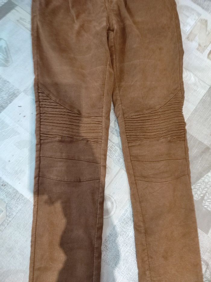 Pantalon de couleur marron - photo numéro 3