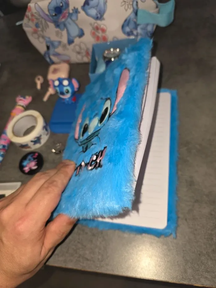 [NEUF] Lot d'accessoires Stitch - photo numéro 4