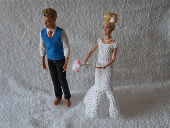 Lot n°5 : Barbie Mariée et sa robé sirène + Ken