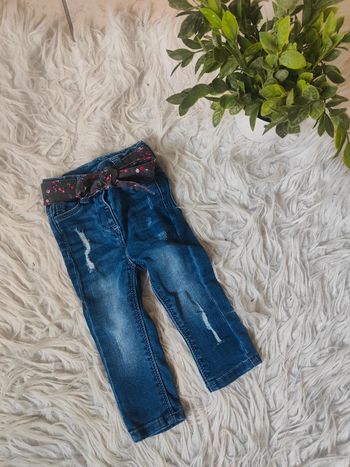 Jean + ceinture à fleurs 3 mois